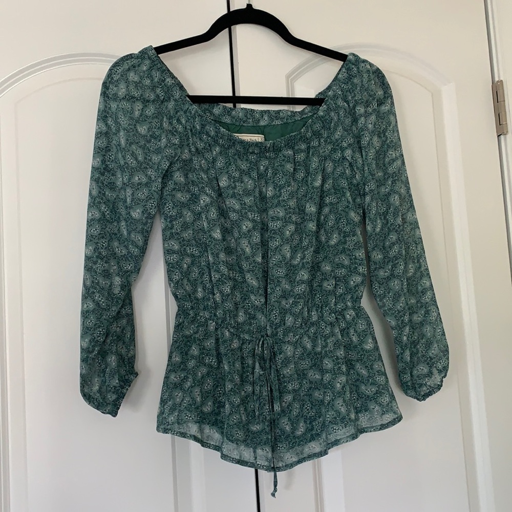 Abercrombie & Fitch off the shoulder top